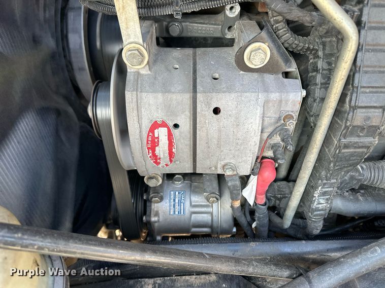 image for item DM2678 2015 Kenworth  T680 semi truck