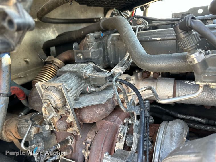 image for item DM2678 2015 Kenworth  T680 semi truck