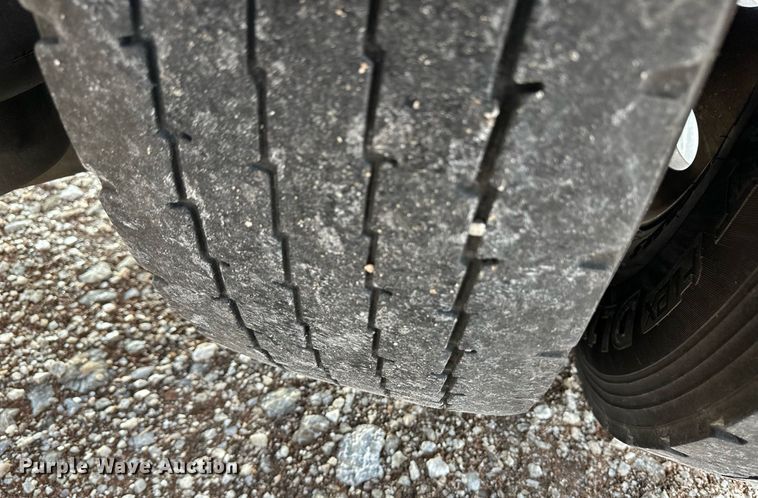 image for item DM2678 2015 Kenworth  T680 semi truck