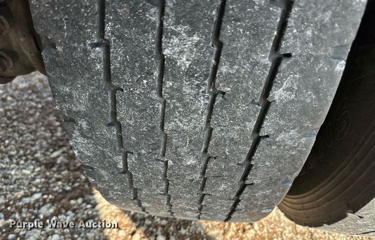 image for item DM2678 2015 Kenworth  T680 semi truck