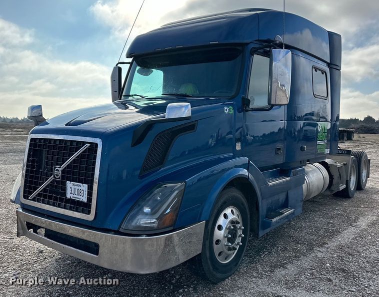 image for item DM2679 2017 Volvo VN Series semi truck