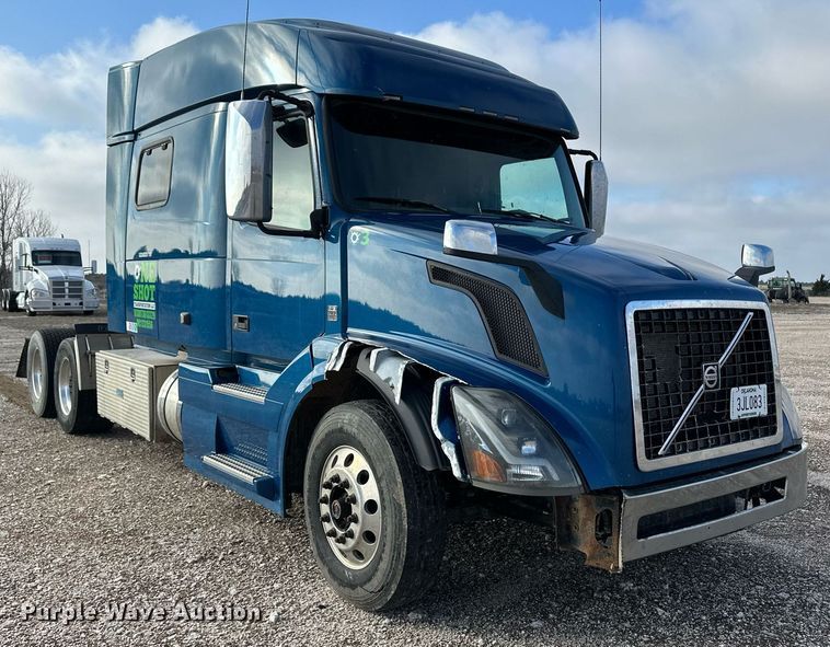 image for item DM2679 2017 Volvo VN Series semi truck