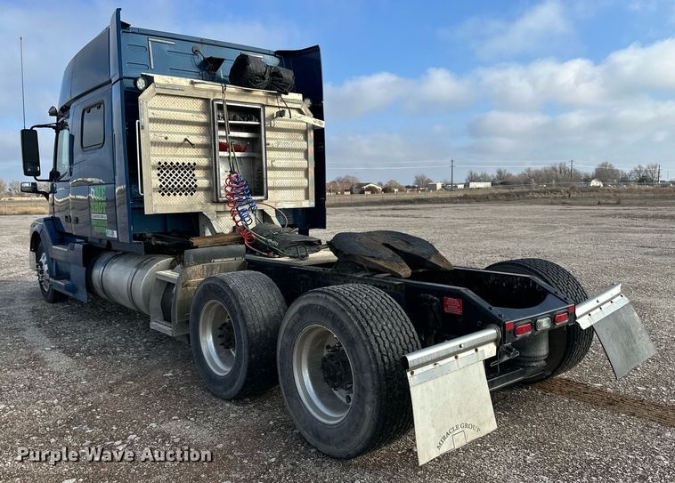 image for item DM2679 2017 Volvo VN Series semi truck