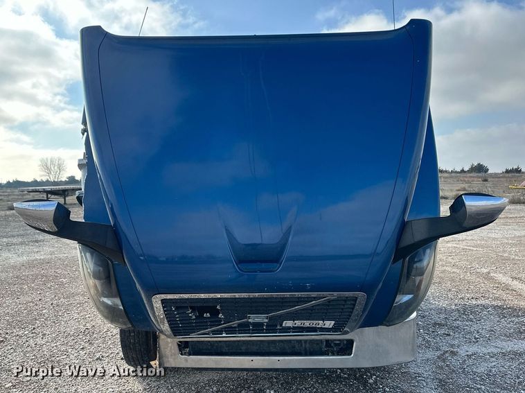 image for item DM2679 2017 Volvo VN Series semi truck