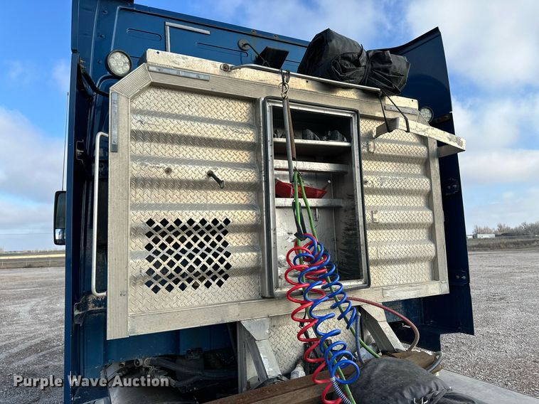 image for item DM2679 2017 Volvo VN Series semi truck