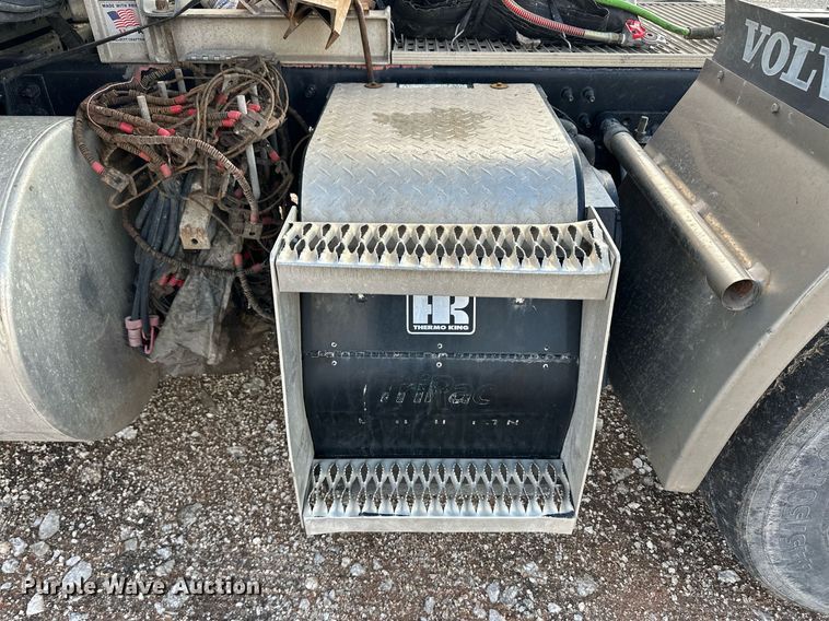 image for item DM2679 2017 Volvo VN Series semi truck