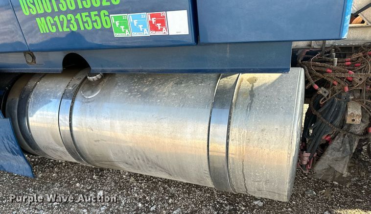 image for item DM2679 2017 Volvo VN Series semi truck