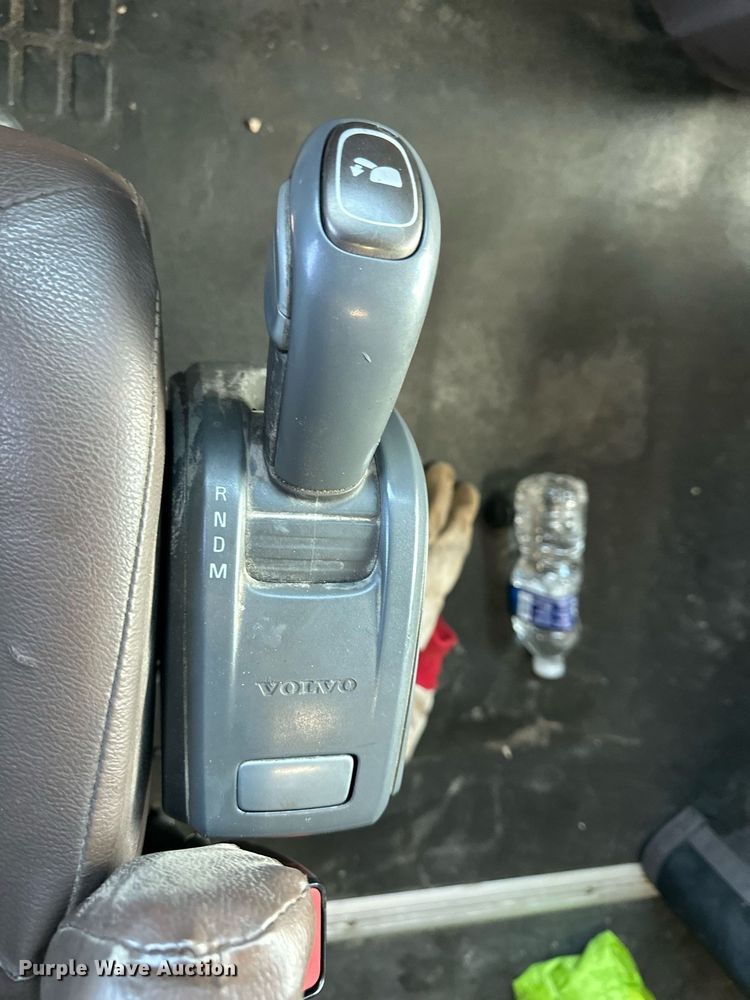 image for item DM2679 2017 Volvo VN Series semi truck