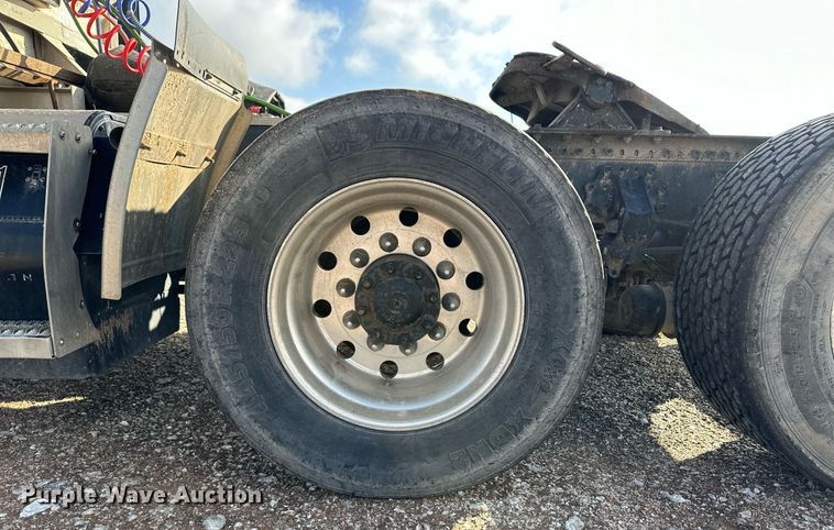 image for item DM2679 2017 Volvo VN Series semi truck