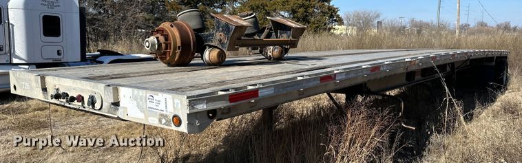 image for item DM2680 2005 Fontaine flatbed trailer