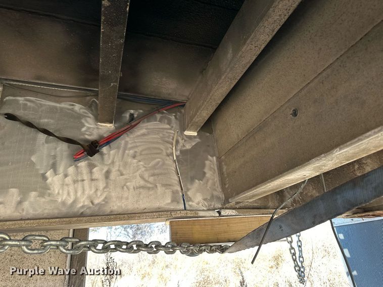 image for item DM2680 2005 Fontaine flatbed trailer