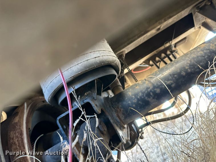 image for item DM2680 2005 Fontaine flatbed trailer