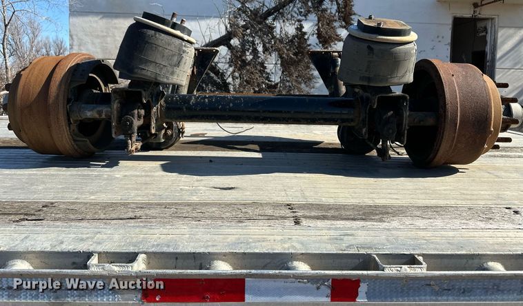 image for item DM2680 2005 Fontaine flatbed trailer