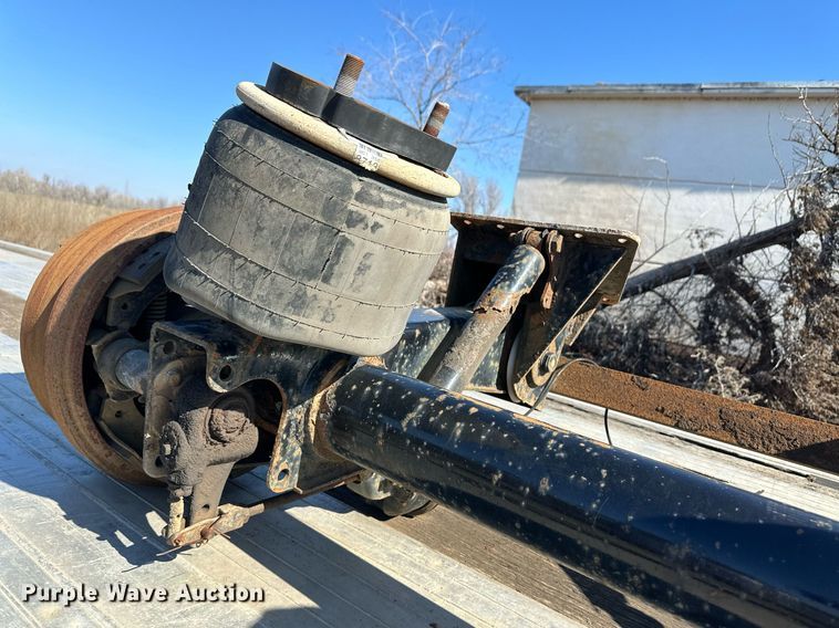 image for item DM2680 2005 Fontaine flatbed trailer