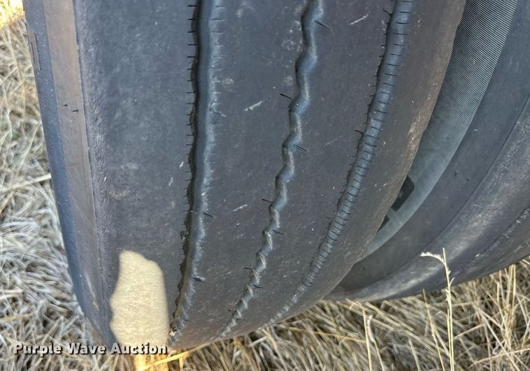 image for item DM2680 2005 Fontaine flatbed trailer