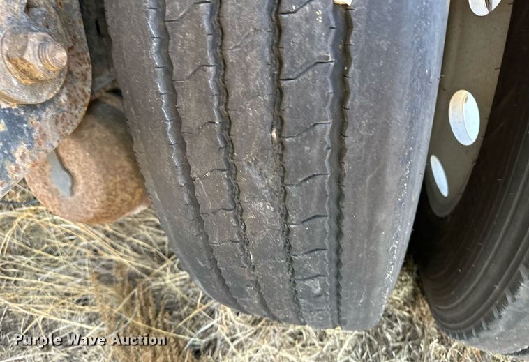 image for item DM2680 2005 Fontaine flatbed trailer