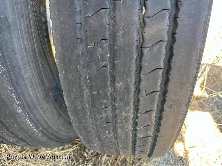 image for item DM2680 2005 Fontaine flatbed trailer