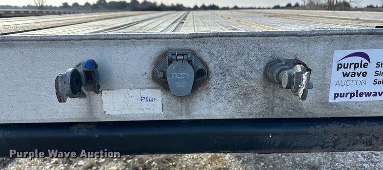 image for item DM2681 2007 Transcraft flatbed trailer