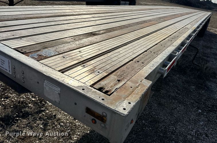 image for item DM2681 2007 Transcraft flatbed trailer