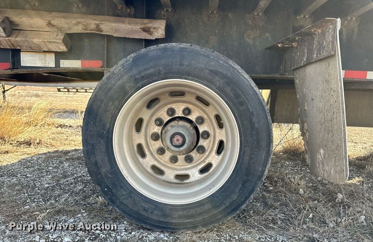 image for item DM2681 2007 Transcraft flatbed trailer
