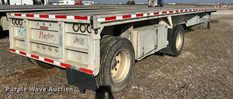image for item DM2682 2007 Fontaine flatbed trailer