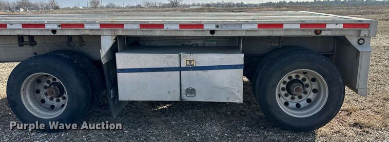 image for item DM2682 2007 Fontaine flatbed trailer