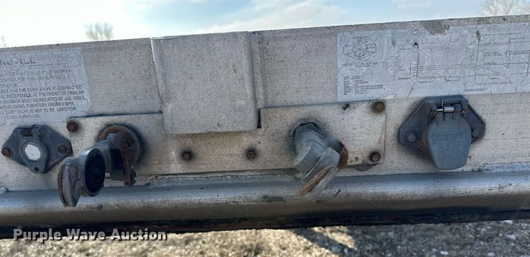 image for item DM2682 2007 Fontaine flatbed trailer