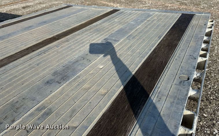 image for item DM2682 2007 Fontaine flatbed trailer