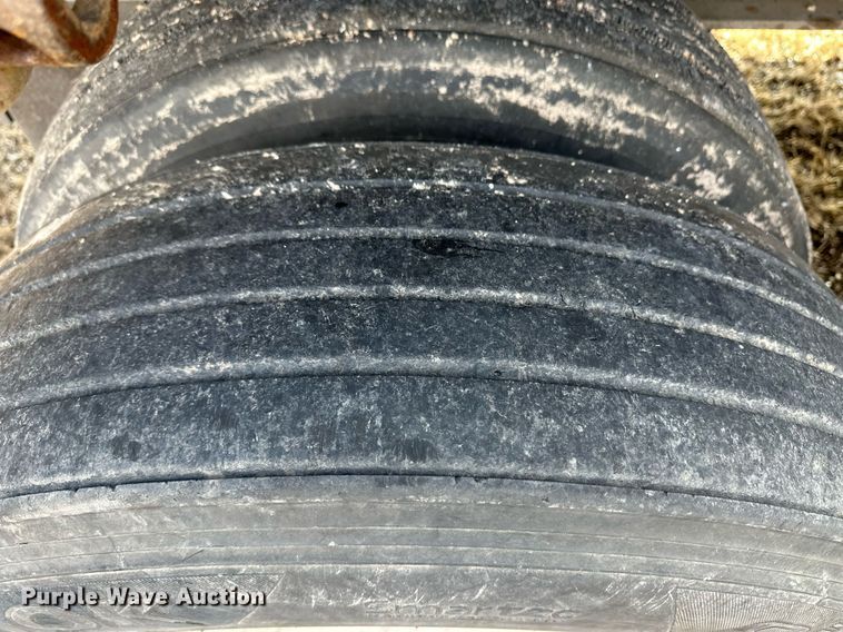 image for item DM2682 2007 Fontaine flatbed trailer