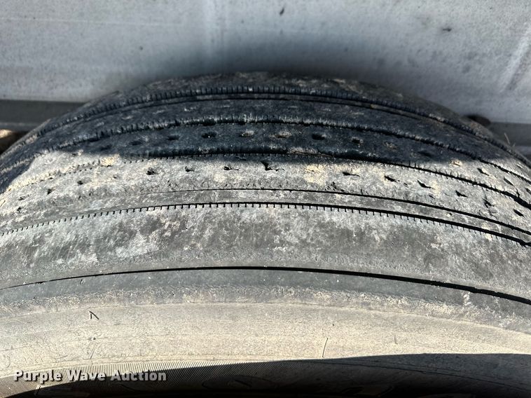 image for item DM2682 2007 Fontaine flatbed trailer