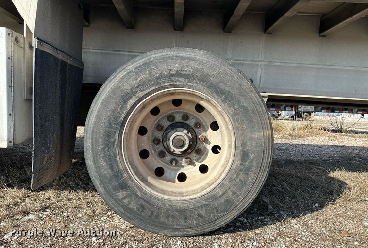 image for item DM2682 2007 Fontaine flatbed trailer