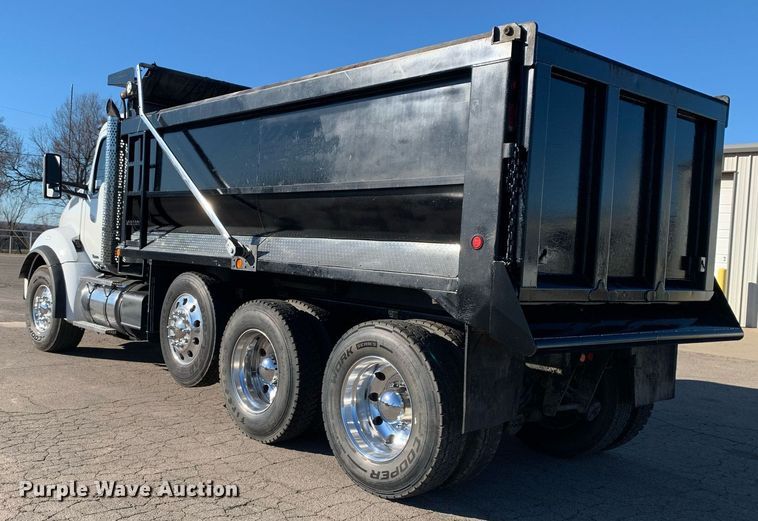 image for item DM7732 2016 Kenworth T880 dump truck