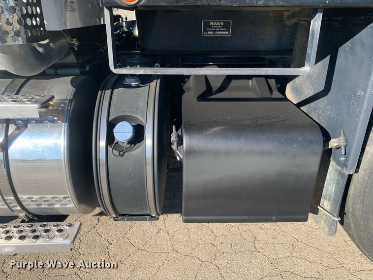 image for item DM7732 2016 Kenworth T880 dump truck