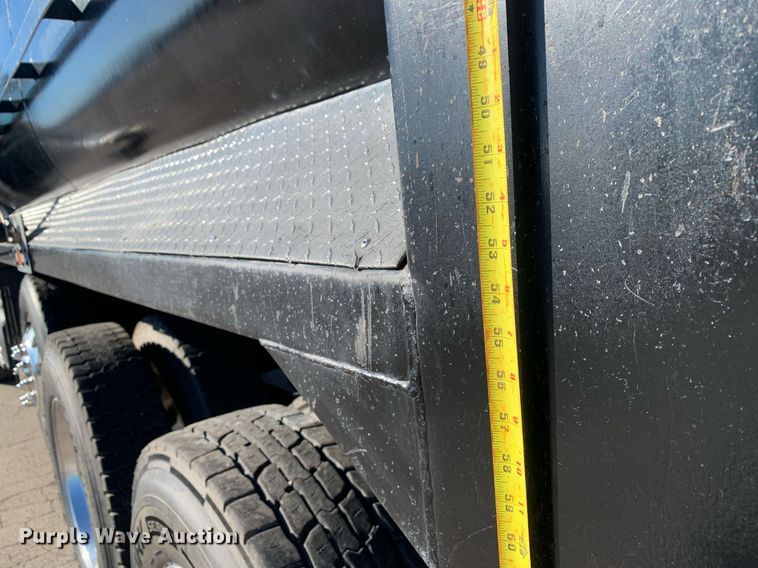 image for item DM7732 2016 Kenworth T880 dump truck