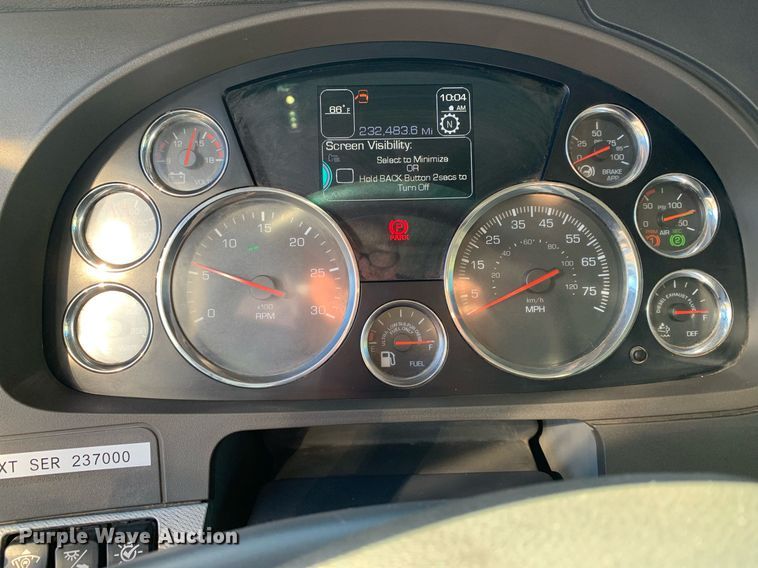 image for item DM7732 2016 Kenworth T880 dump truck