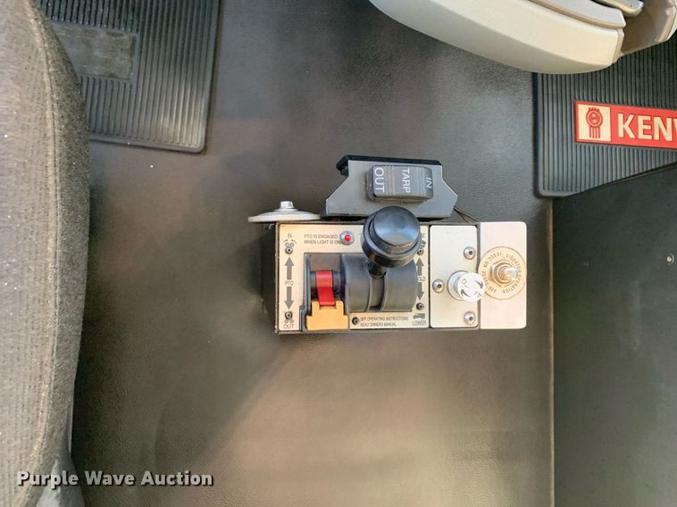 image for item DM7732 2016 Kenworth T880 dump truck