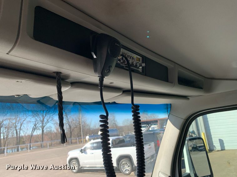 image for item DM7732 2016 Kenworth T880 dump truck