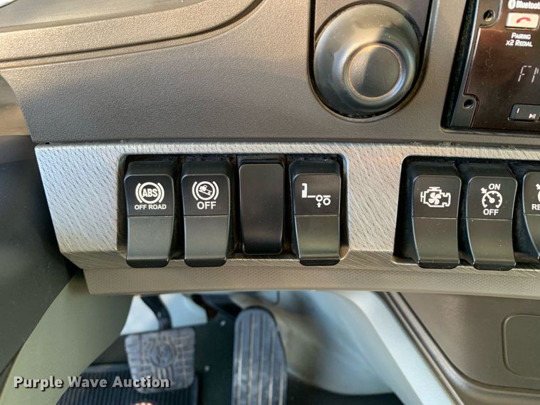 image for item DM7732 2016 Kenworth T880 dump truck