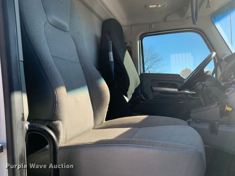 image for item DM7732 2016 Kenworth T880 dump truck