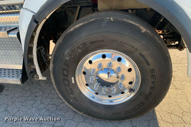 image for item DM7732 2016 Kenworth T880 dump truck