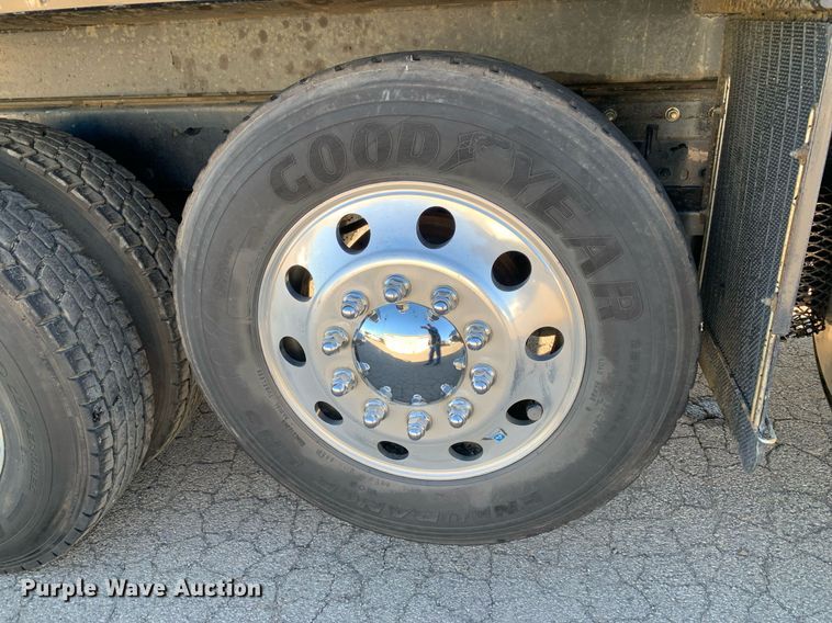 image for item DM7732 2016 Kenworth T880 dump truck