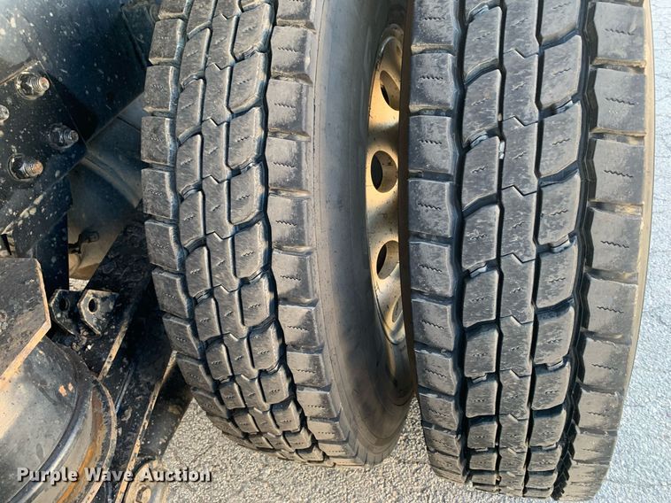 image for item DM7732 2016 Kenworth T880 dump truck