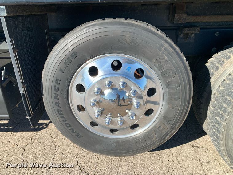 image for item DM7732 2016 Kenworth T880 dump truck