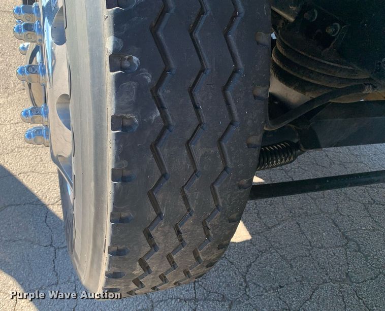 image for item DM7732 2016 Kenworth T880 dump truck