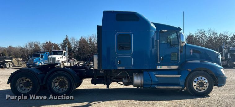 image for item DN0695 2014 Kenworth  T660 semi truck