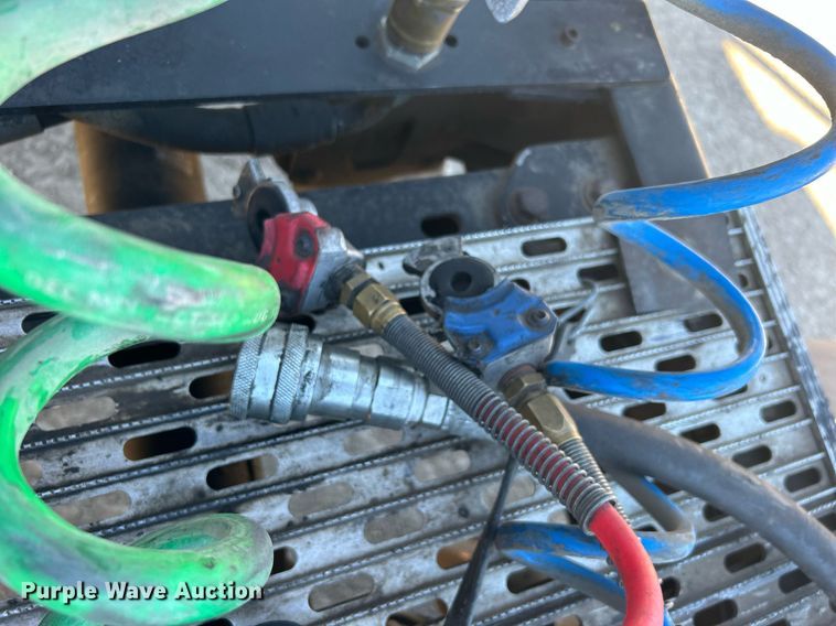 image for item DN0695 2014 Kenworth  T660 semi truck