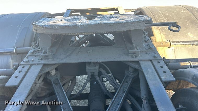 image for item DN0695 2014 Kenworth  T660 semi truck