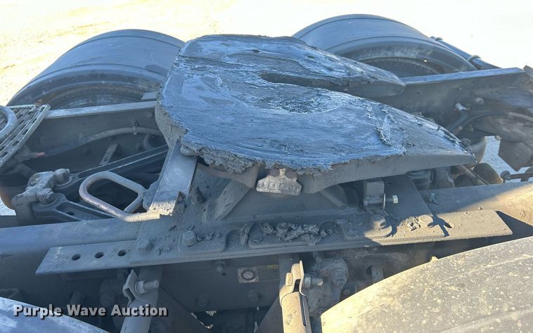 image for item DN0695 2014 Kenworth  T660 semi truck