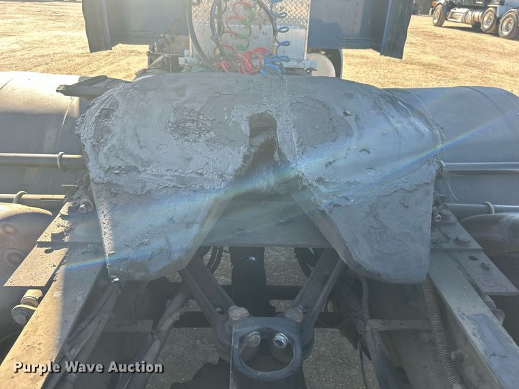 image for item DN0695 2014 Kenworth  T660 semi truck