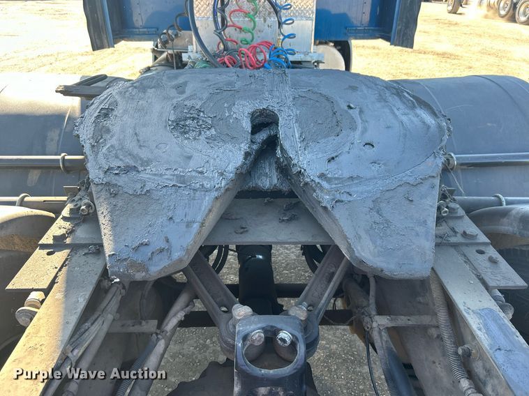 image for item DN0695 2014 Kenworth  T660 semi truck